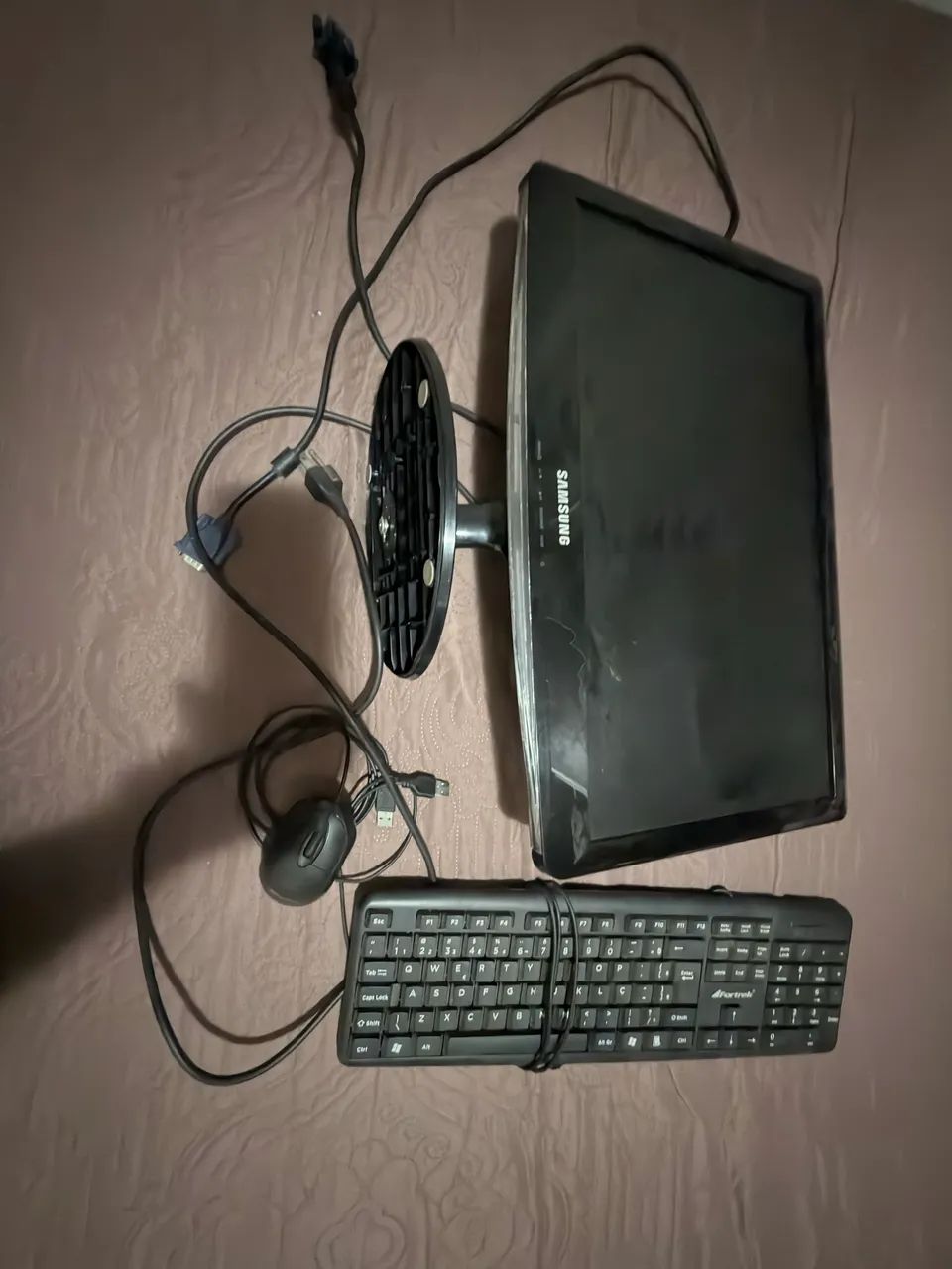 Monitor, teclado e mouse 