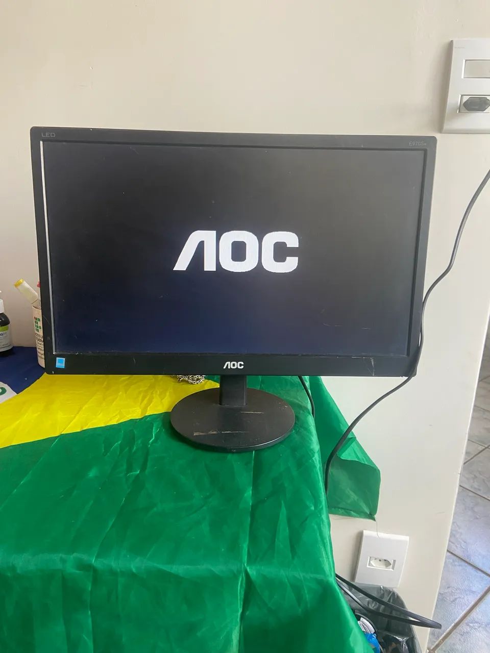 Monitor AOC