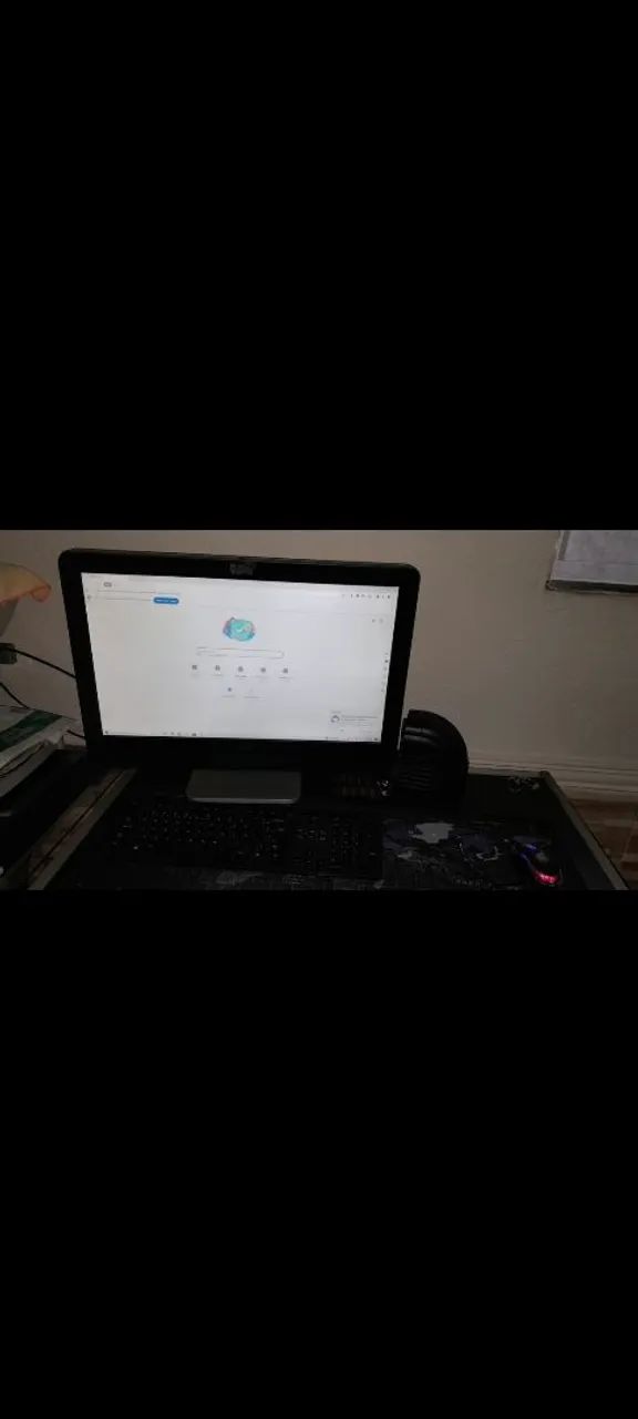 Computador DELL ALL-IN-ONE TOUCH SCREEN