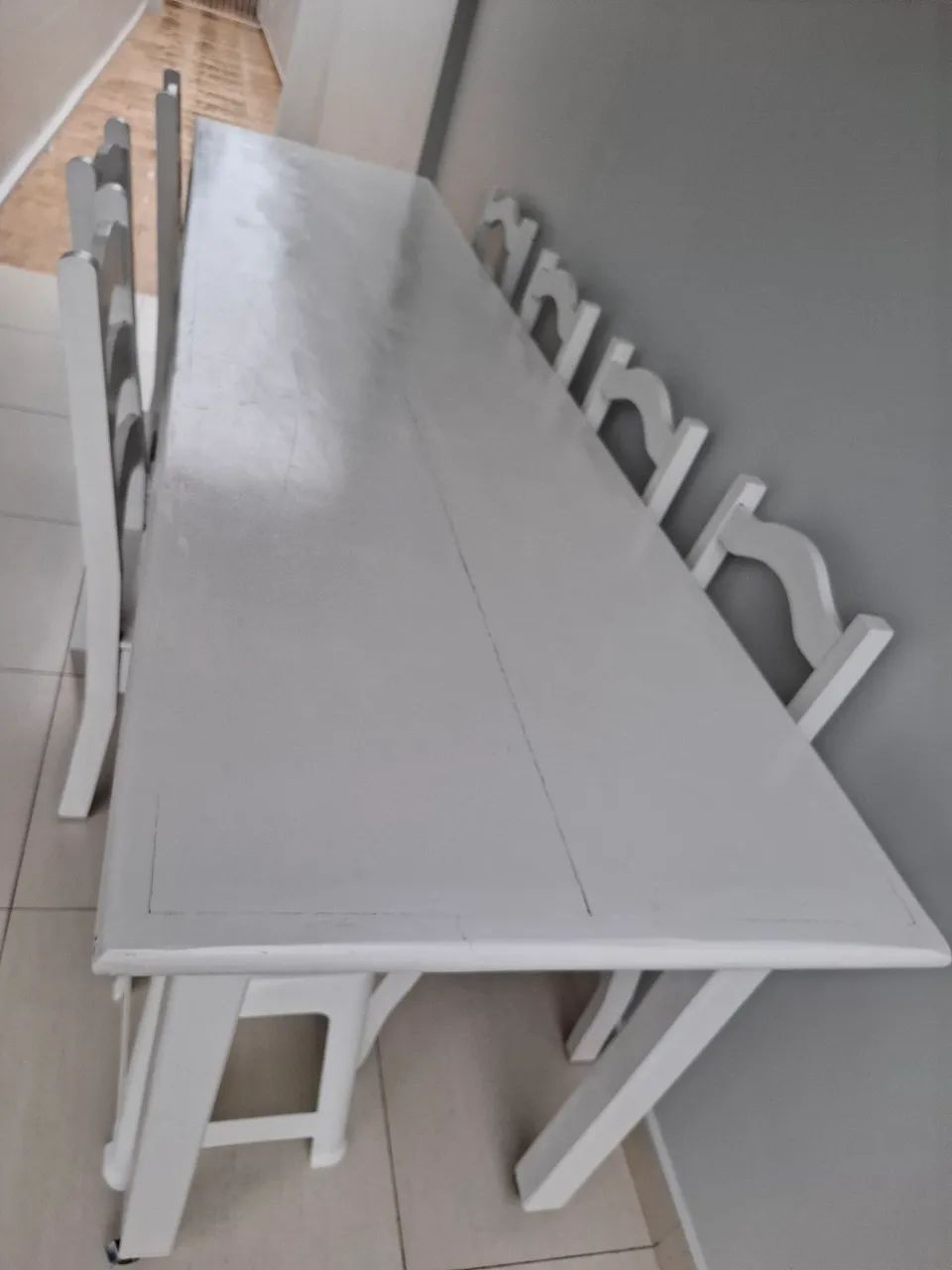 Mesa em madeira com 7 cadeiras - Foto 3