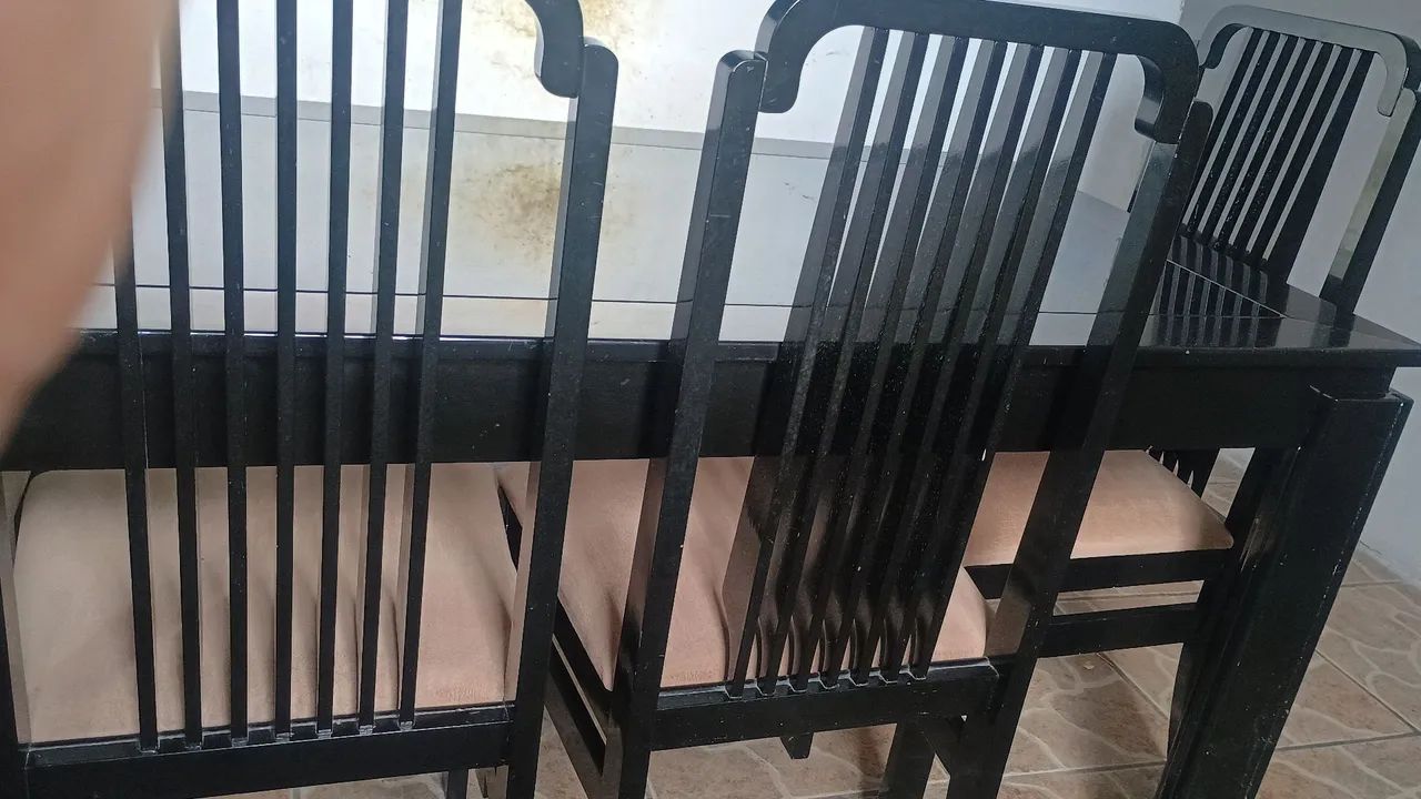 Jogo de mesa com 4 cadeiras  - Foto 3
