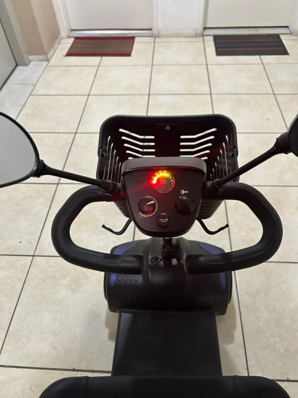 Cadeira de rodas motorizada - Foto 4