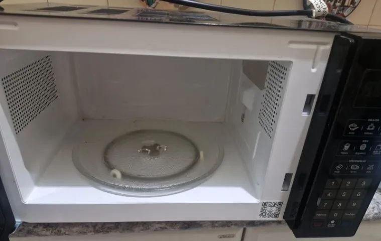Micro-ondas recém-usado em ótimo estado! - Foto 2