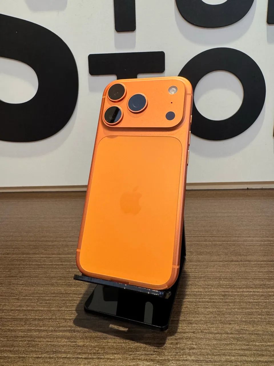 iPhone 17 pro 256 laranja - Foto 2