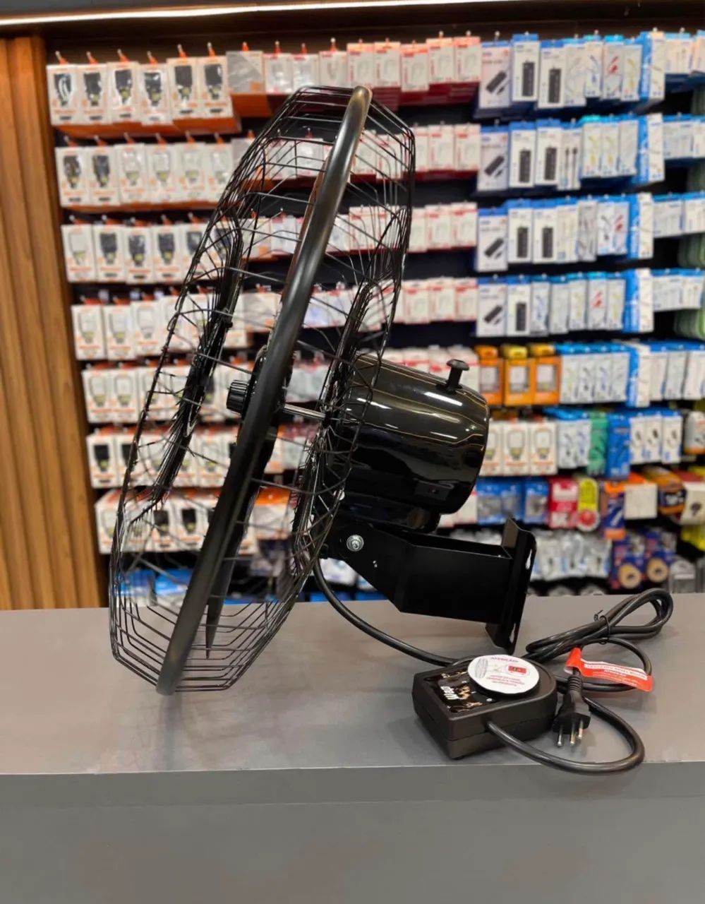VENTILADOR WAP DE FERRO BIVOLT 127v 220V ? - Foto 2