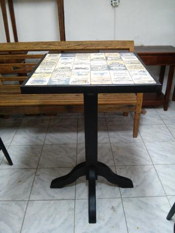 Mesa Bistrô Demolição Cor Preta com Azulejo