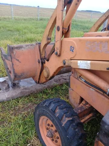 Retroescavadeira 580L 4X2 - Foto 3