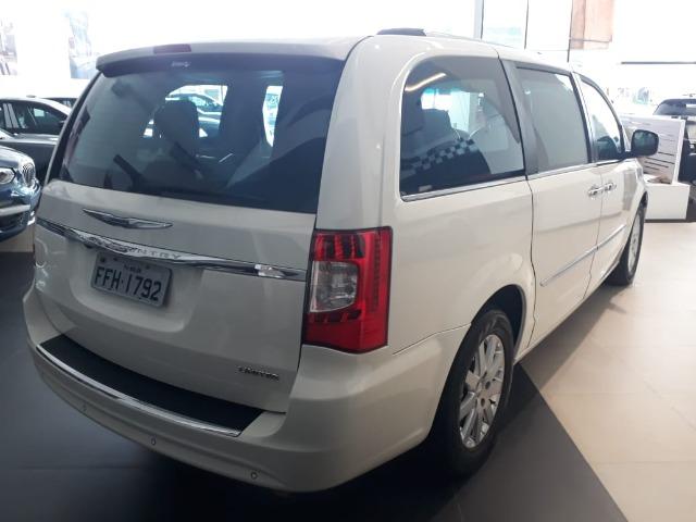 Chrysler Town & Country Limited 7 lugares Blindado - Foto 5