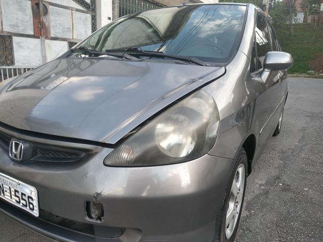 Honda fit 2006 bem abaixo da tabelars 15.000 carro com passagem de leilão - Foto 2