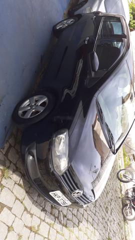 Fox trend 1.6 preto completo- AR CONDICIONADO