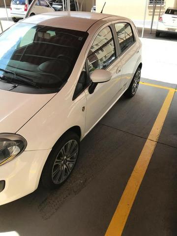 Fiat punto 1.4 Attractive Italia 8V Branco 2013 - Foto 2