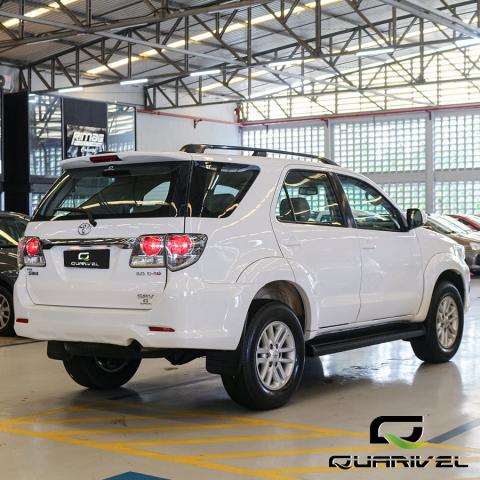 Hilux sw4 2014/2015 3.0 srv 4X4 7 lugares 16V turbo intercooler diesel 4p automatico - Foto 3