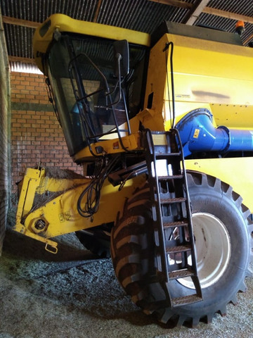 New Holland | TC 5090 | Colheitadeira Agrícola Usada