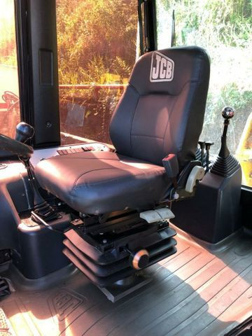 Retroescavadeira JCB 4x4 - Foto 2