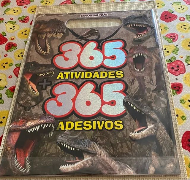 Livro com adesivos 