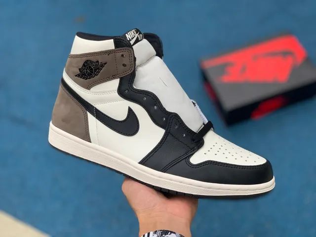 Air Jordan 1 'Dark Mocha'