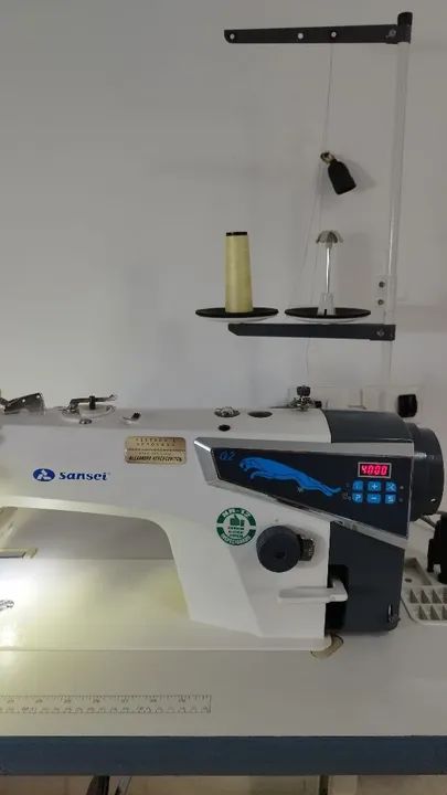 Máquina de Costura Industrial Sansei