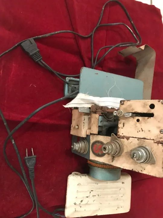 Máquina de costura Overloque usada - Foto 3