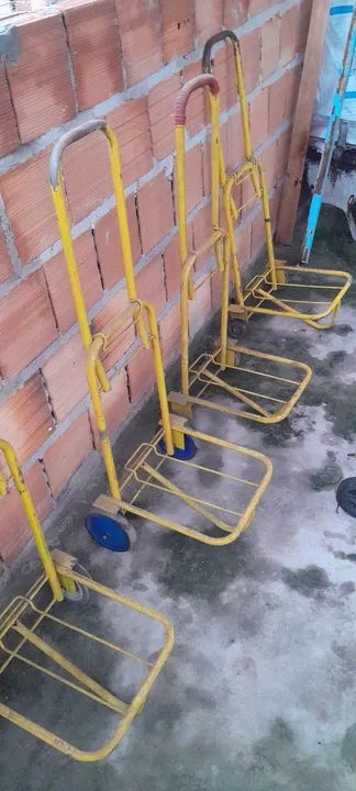 Carrinhos perfeito p/ seu negócio /qualidade ferro resistente.