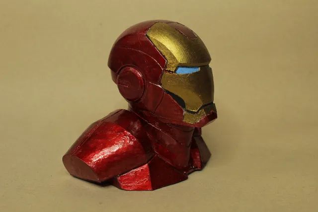 Busto Homem de Ferro