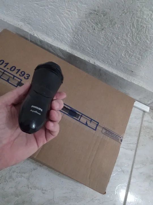 Barbeador elétrico Philips  - Foto 6