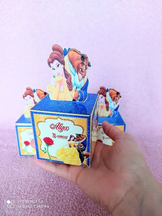 Caixinhas personalizadas A bela e a fera pra festa de aniversário  - Foto 2