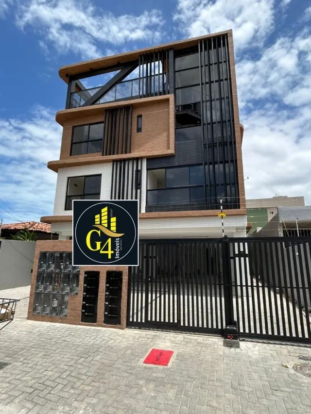 Apartamento nos Bancários com janelão e 02 quartos, sendo 01 suíte.