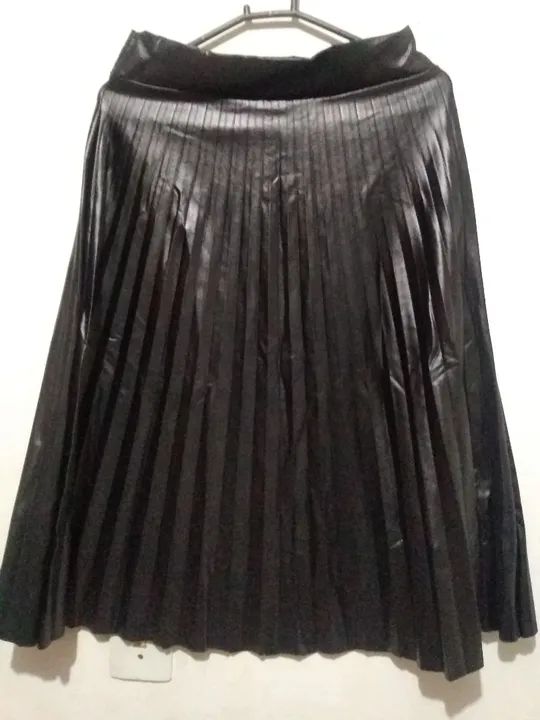 Saia Midi cirrê preto com cinto - Foto 3