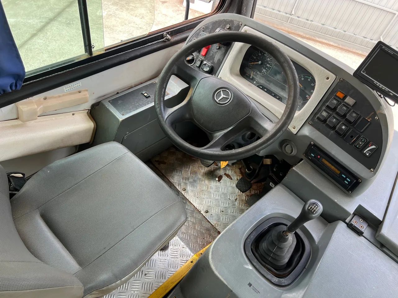 ÔNIBUS OF 1519  CAIO / MERCEDES ano 2013 / 60 Lugares  - Foto 5