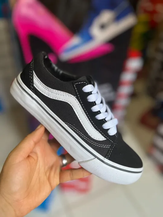 Tênis Vans tradicional a pronta entrega