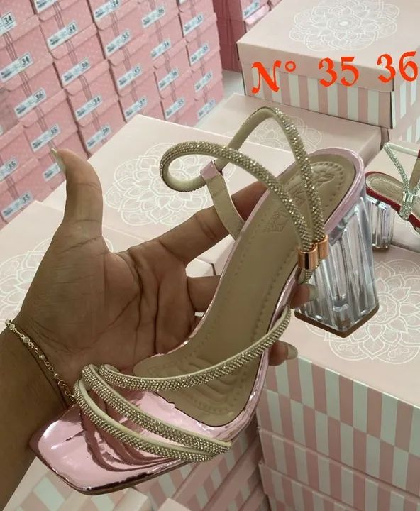  Salto Alto Rosa com Pedrarias