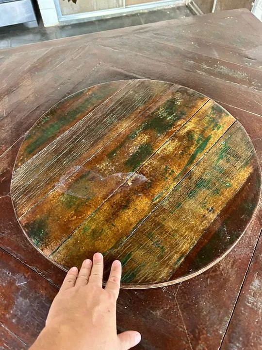 Mesa madeira 1,5m X 1,5m com tampo giratório  - Foto 3