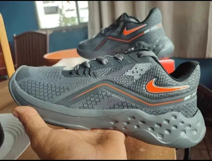 Tênis Nike React - Cinza - Foto 2