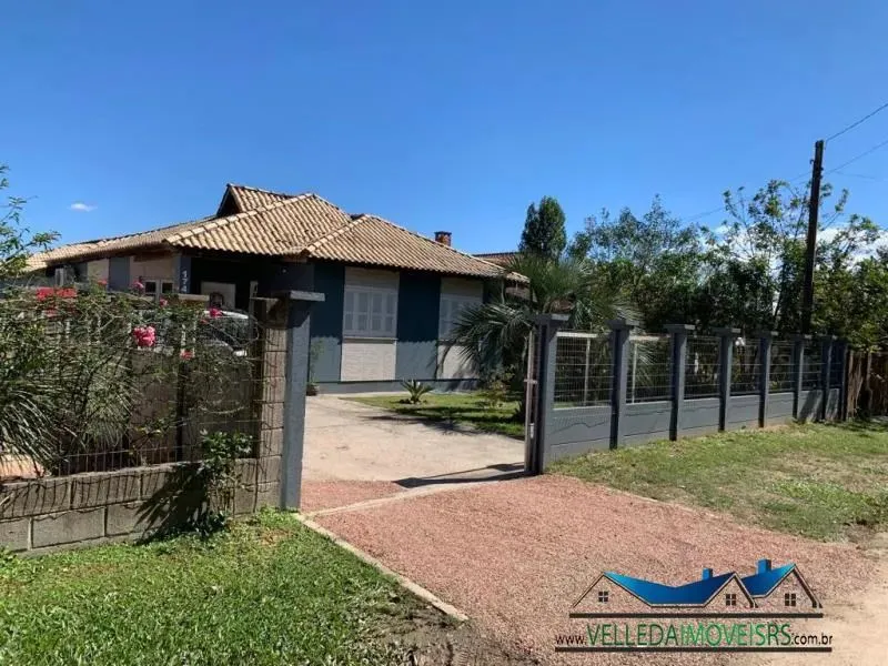 Velleda Oferece Lindo sítio com casa em condomínio fechado em Águas Claras
