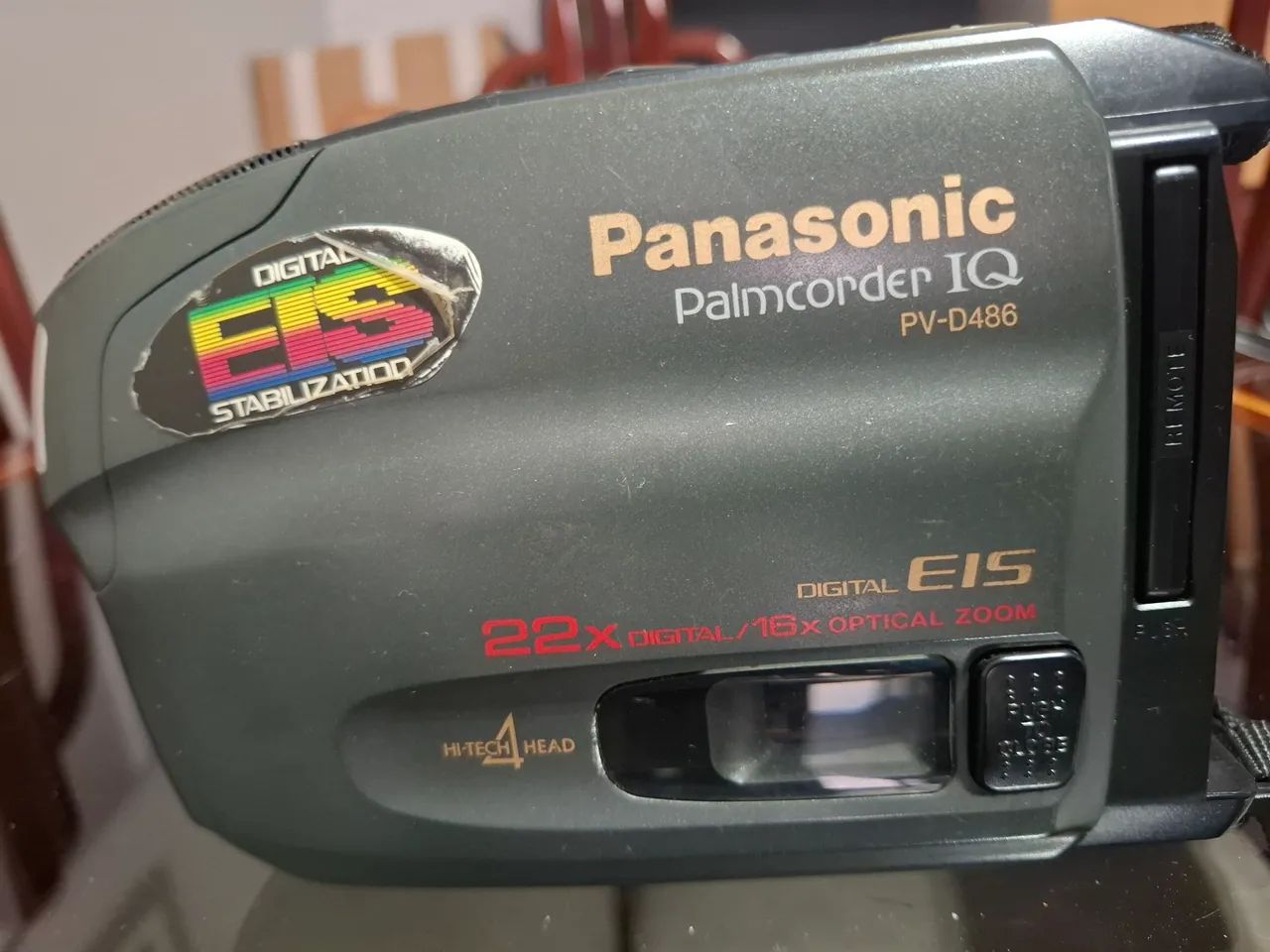 Filmadora Panasonic sem bateria. 