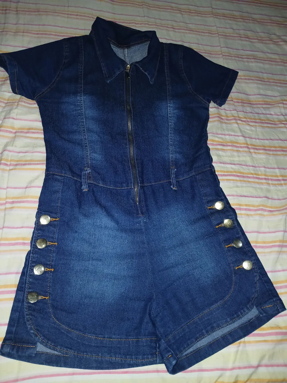 Macacão Jeans Curto - Charme e Estilo!