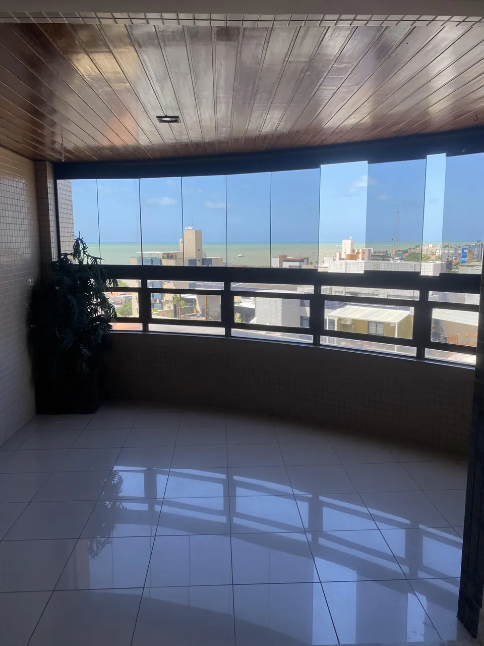 Imóvel para aluguel tem 360 metros quadrados com 3 quartos em Manaíra - João Pessoa - PB