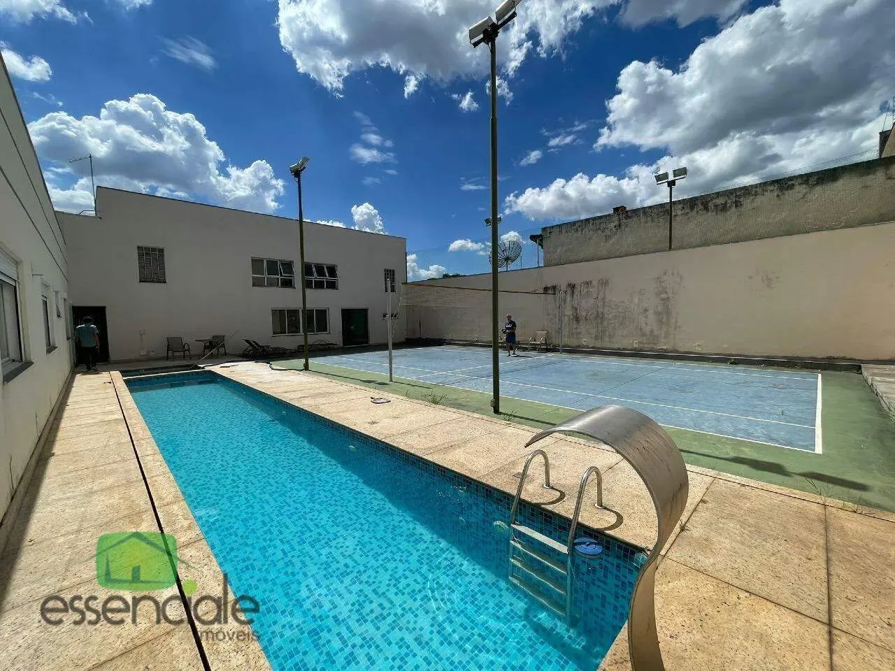 ALUGO - Casa 3 quartos sendo 2 Suítes com Piscina, Sauna e Espaço Gourmet  Jardim Riacho