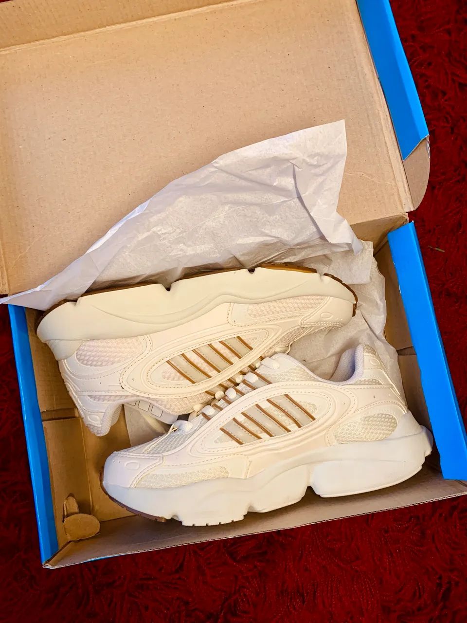 tênis Adidas Ozmillem white caramel - Foto 6