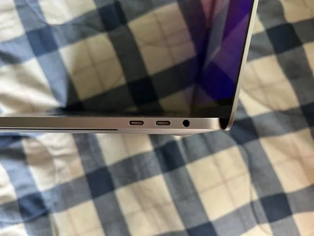 Macbook Pro Touch Bar i9 - Foto 4