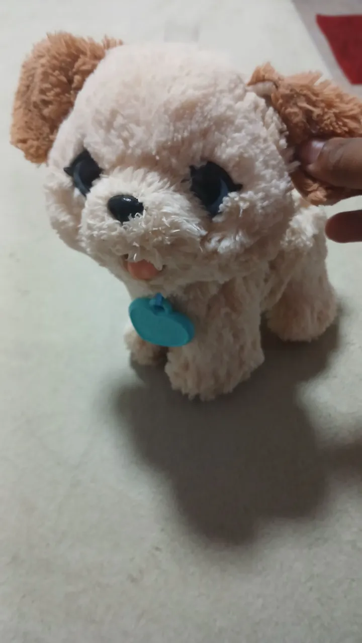 Filhote de cachorro FurReal Friends pax poopin pup