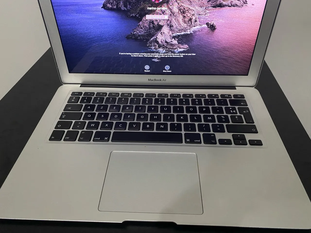 Apple MacBook Air with Intel Core i5, 1.6GHz, (13-inch, 4GB