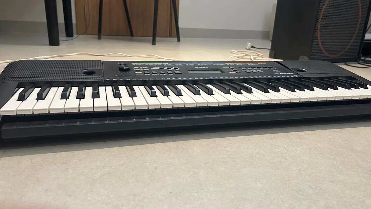 Teclado Yamaha PSR-E253 - Usado (Excelente Estado) - Foto 2