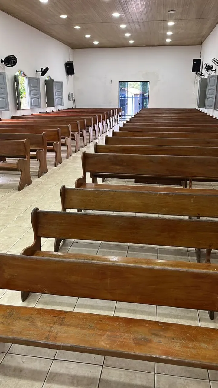 36 Bancos de madeira para igreja