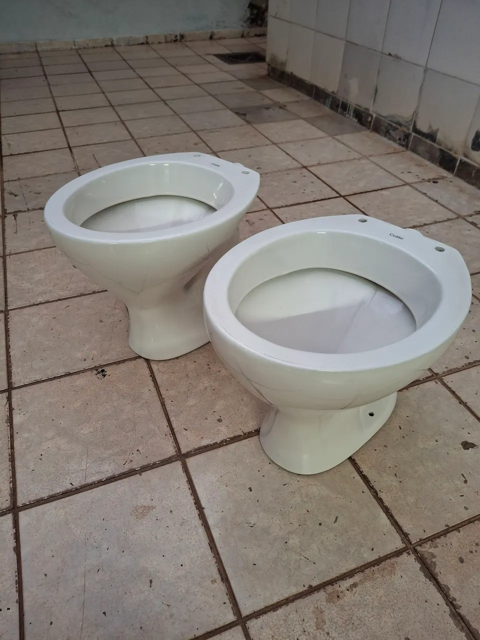 2 Vasos Sanitários Celite