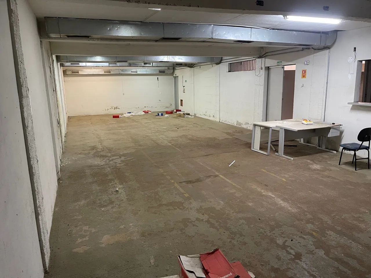 Prédio com 600 m2 em frente a EPNB, com amplo estacionamento - Foto 8