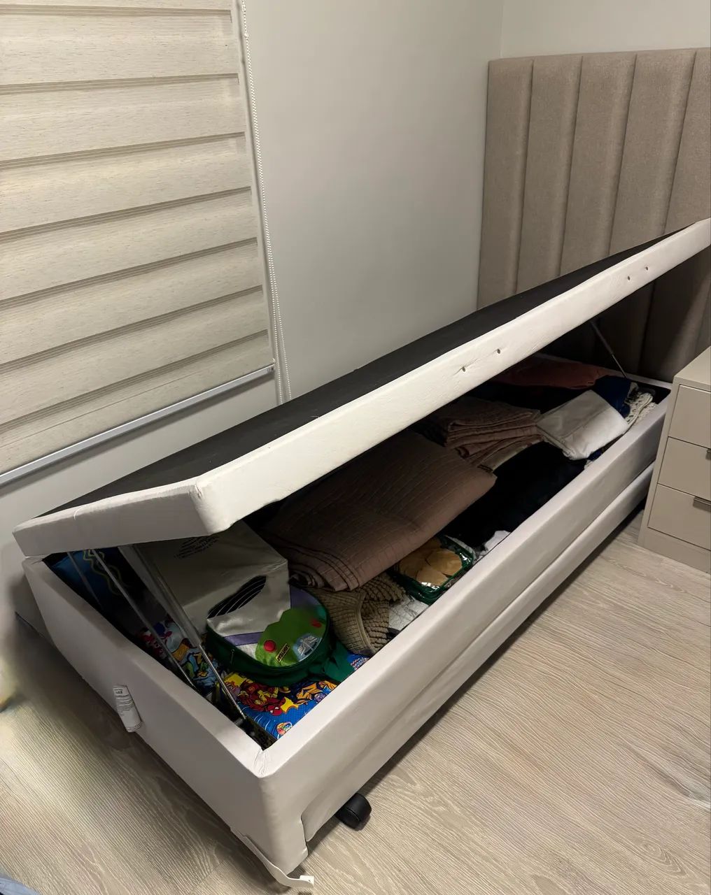 Single bed frame65204502329090121