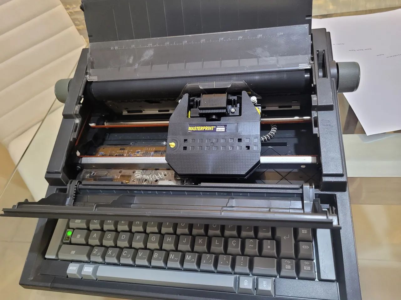 Máquina de escrever Olivetti Práxis 201 -II - Foto 2