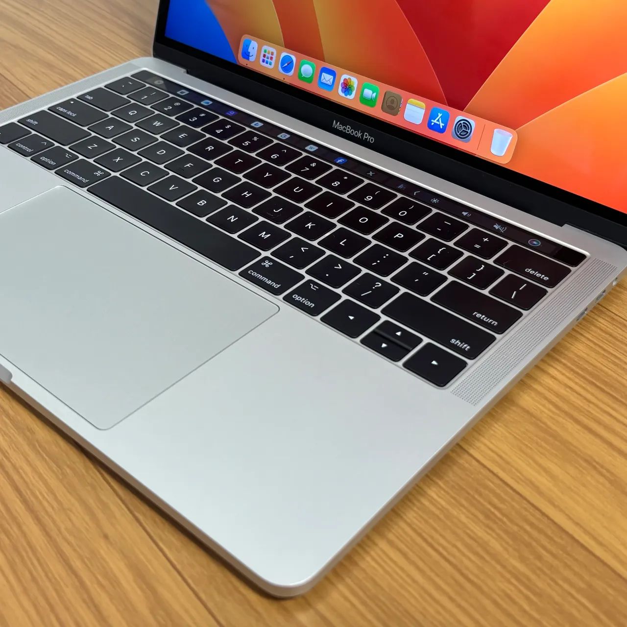 MacBook Pro 2017 13インチ Core i5 256G 本体 MacBook Pro (13 polegadas, 2017, duas portas Thunderbolt 3