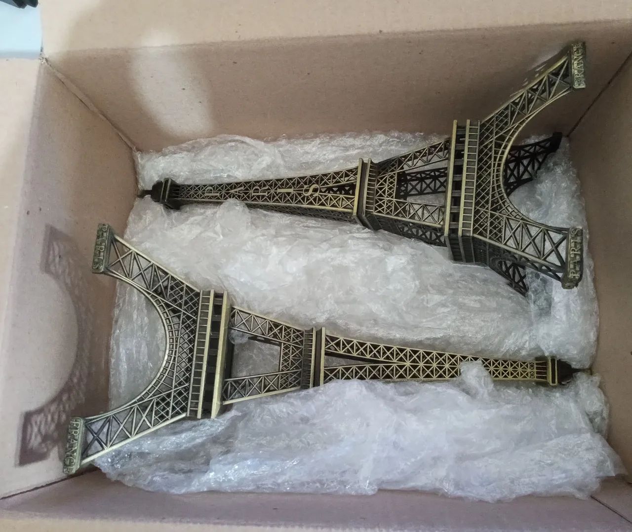 Miniatura Torre Eiffel 32cm, para Decoração: Escritório, Loja, Quarto (Nova 50,00 cada) - Foto 5